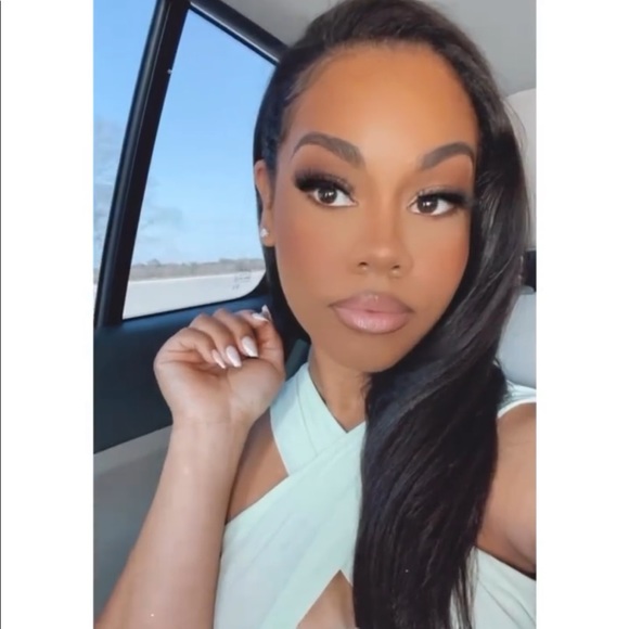 Meet your Posher, Sabrina - Picture 2 of 3